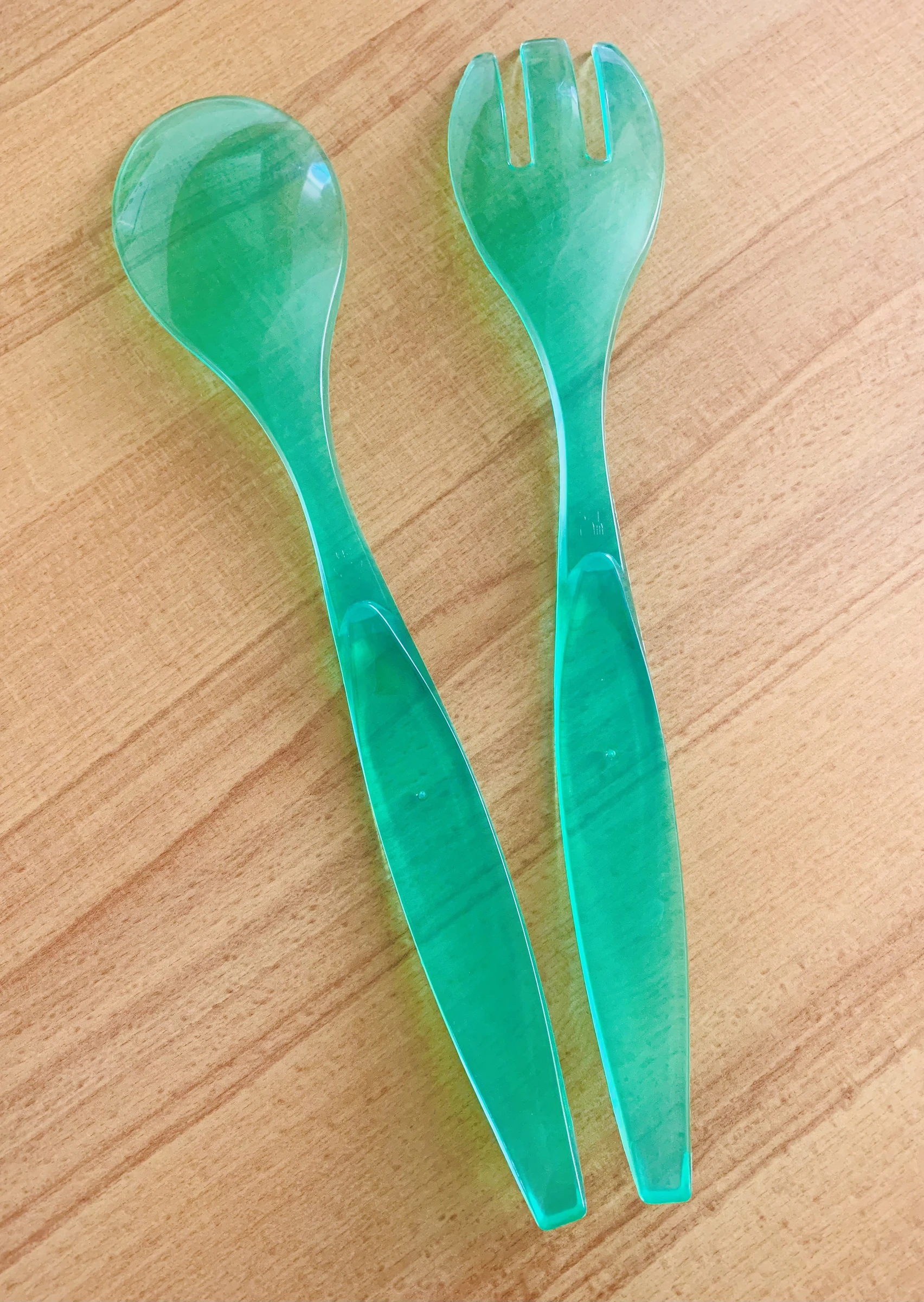 Lot of tongs + 2 plastic salad servers – photo 3